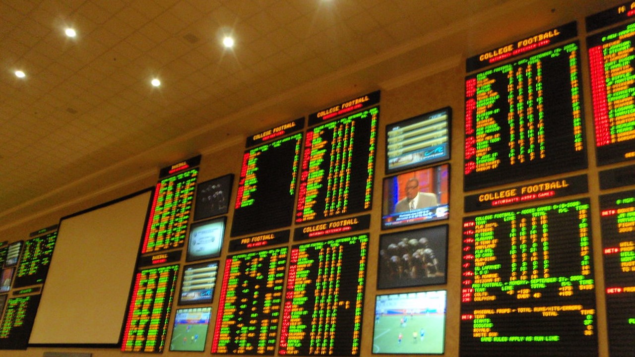 Unlock Winning Strategies: What is 3-way Betting in Football?